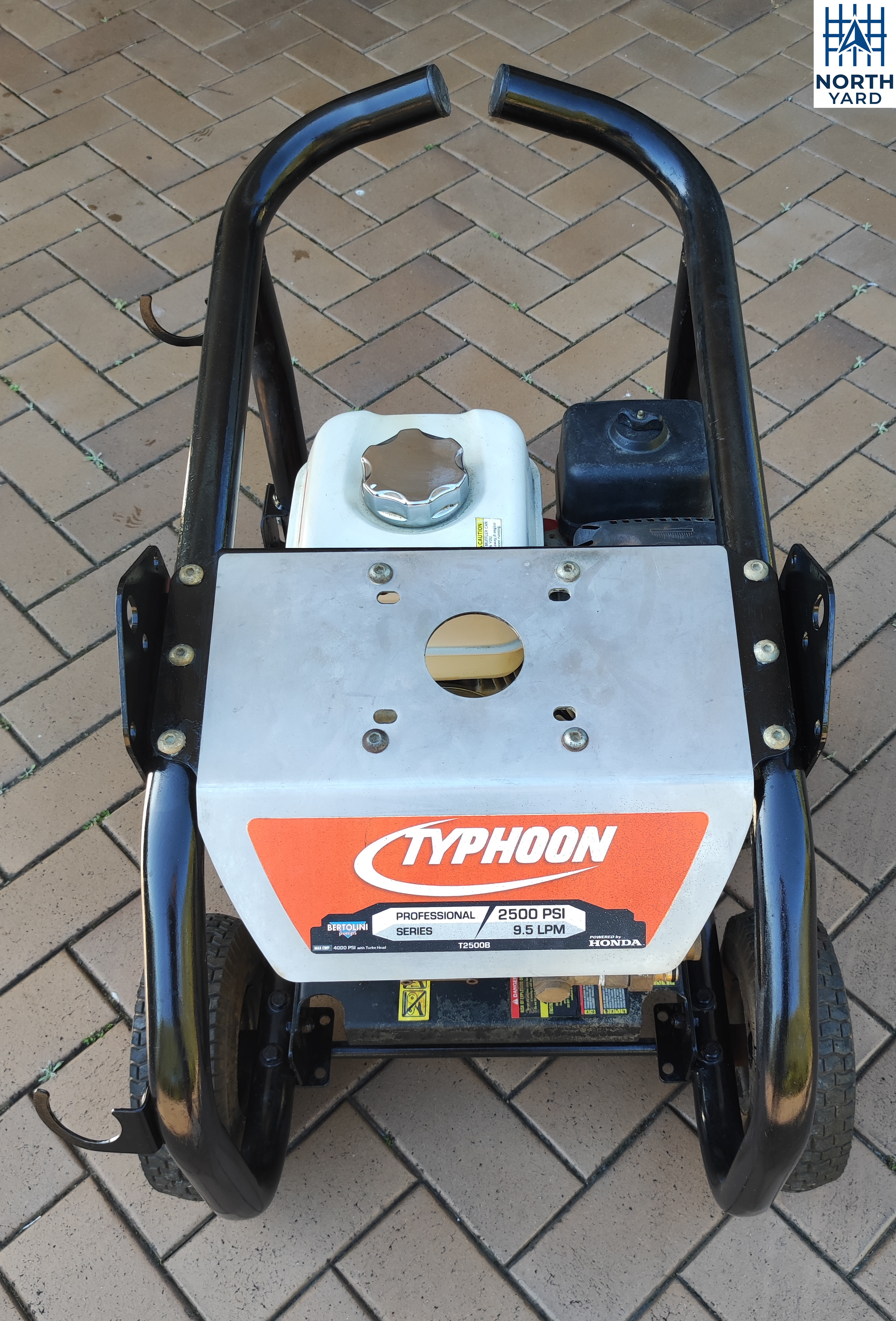 Typhoon Honda-powered pressure washer
